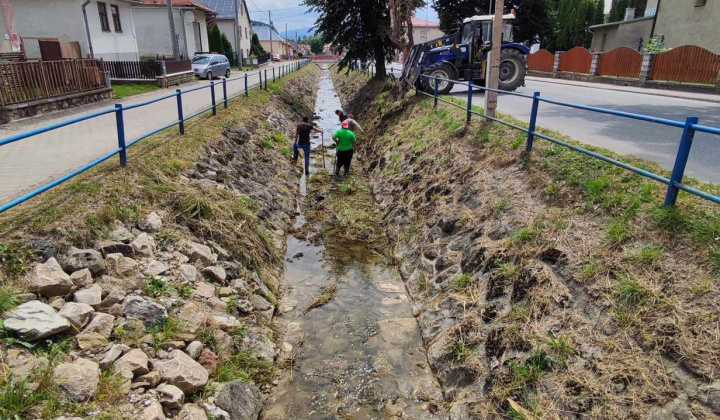 Čistenie koryta potokov v obci